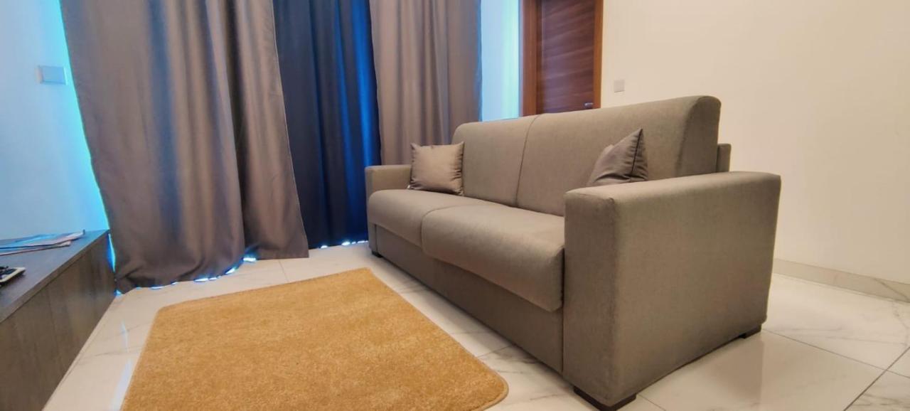 Blu-M Central Qormi Exterior photo